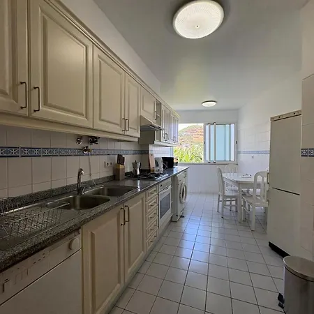 Sea And Mountain View 3 Bedroom With Elevator Apartment